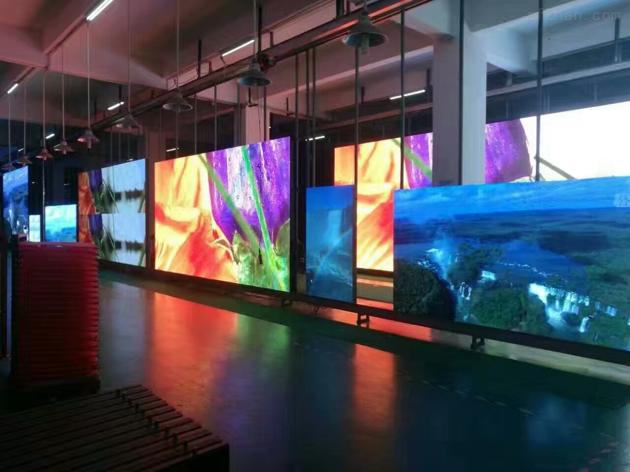 蓝球比赛专用高清P3 LED显示屏供应厂商——深圳博邦诚光LED显示屏